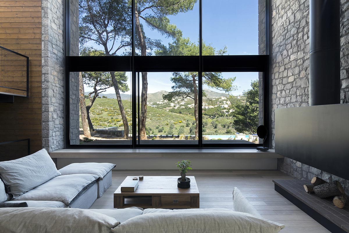 مطلع تاریک و روشن در The Wedge House